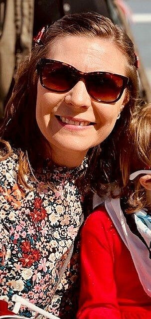 <img src="Birgit.jpeg" alt="Birgit er fornøyd med Elekt">